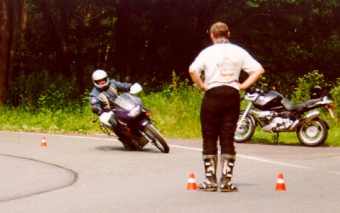 [Kreisbahn mit Hindernis]